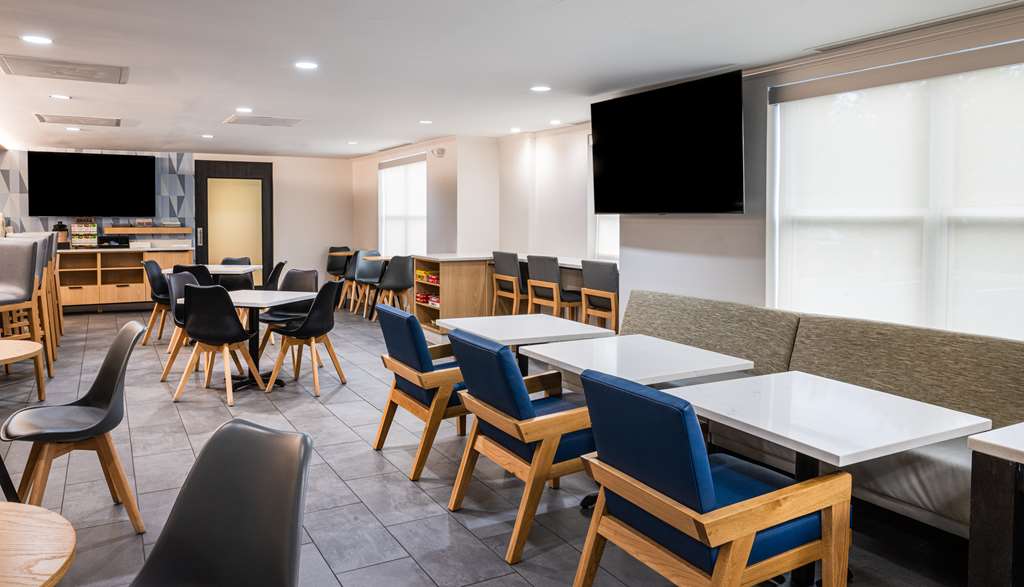 Hyatt House Herndon Reston - photo 32