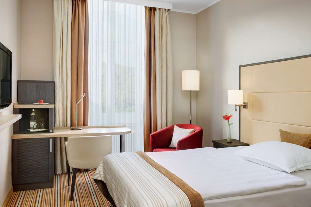 Steigenberger Hotel Bad Neuenahr, Germany - Standard room