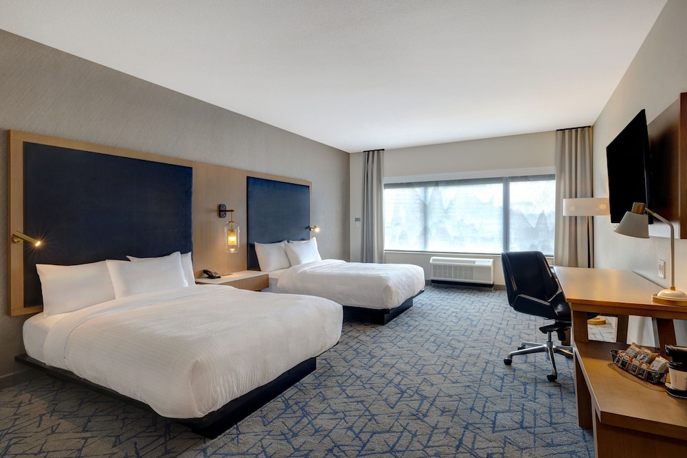 Fairfield Inn & Suites By Marriott Minneapolis Downtown - photo 10
