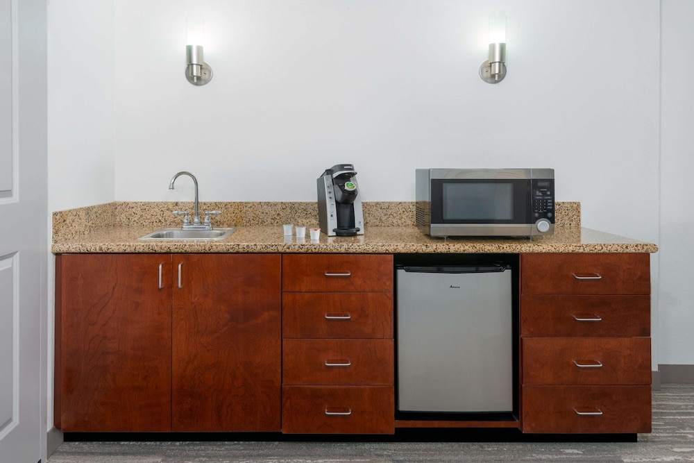 Hilton Garden Inn Tampa Riverview Brandon - photo 6