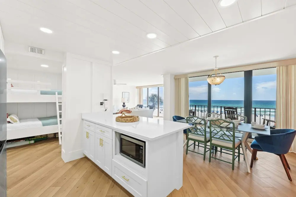 Edgewater Resort by Book That Condo - photo 15