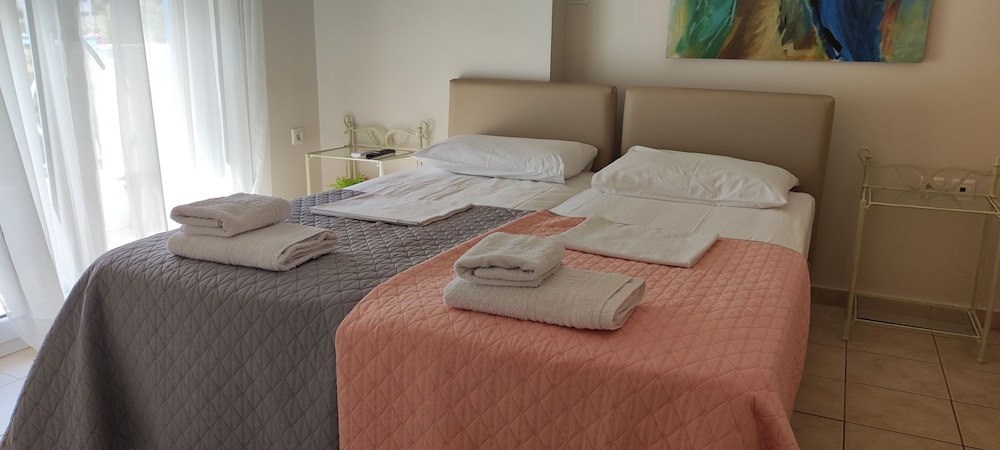 Chalkida Apartments — 4-Star Luxury Hotel in Chalkida, Greece
