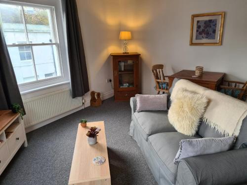 Beautiful Apartment 3 Mins To The Beach — St Leonards — photo 4