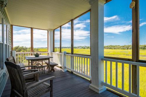 Coastal Living by Oak Island Accommodations - photo 9