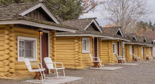 Ashton Log Cabins 22028820 — Ashton