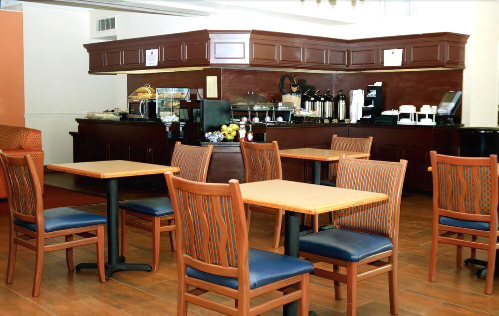 Westgate Inn and Suites - photo 17