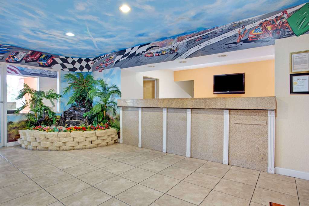 Super 8 by Wyndham Daytona Beach - photo 3