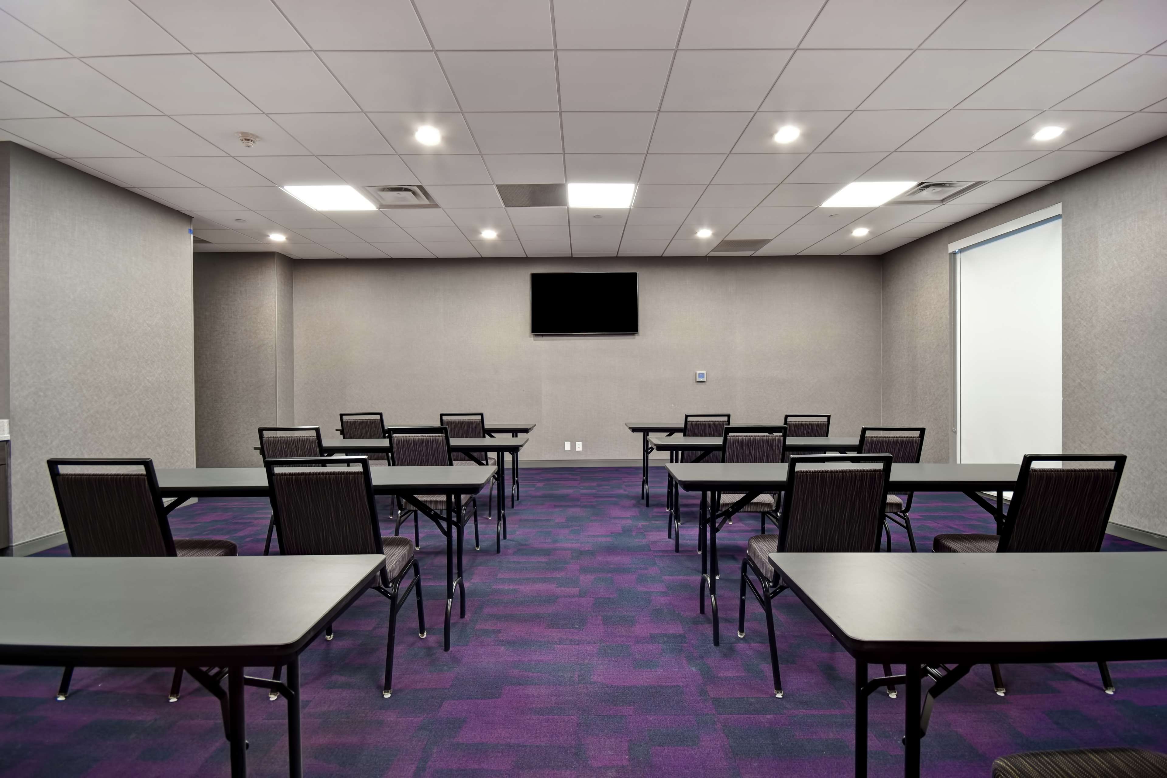 Home2 Suites by Hilton Dothan - photo 28