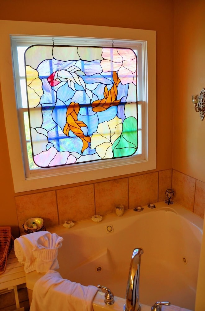Equinox Inn at Canyon Lake - photo 37