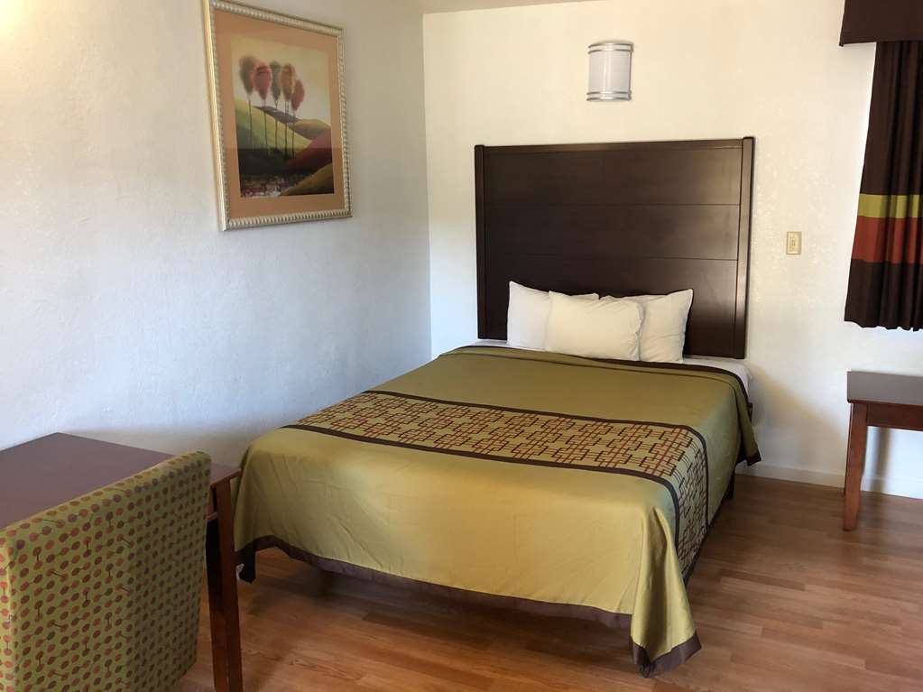 Americas Best Value Inn Visalia — hotel in Visalia