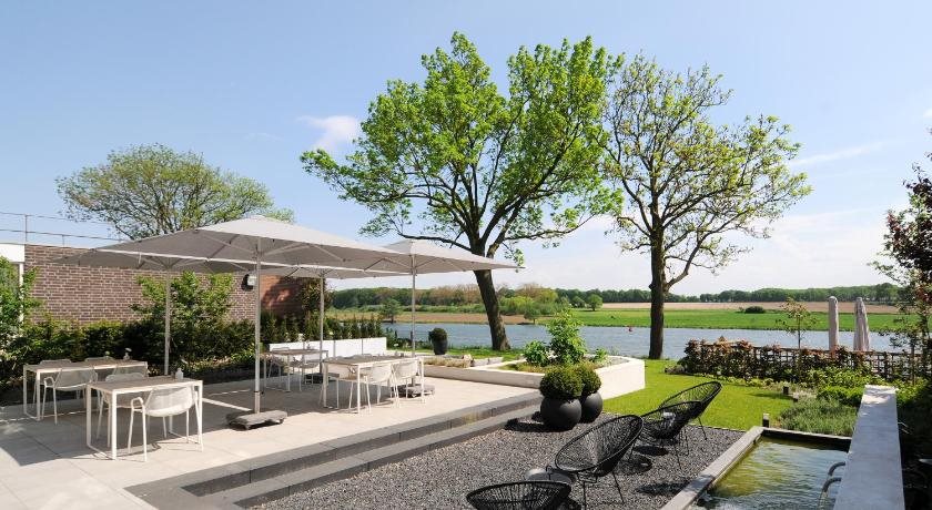 Het Raadhuys design B&B — 4-Star Luxury Hotel in Kessel, Netherlands