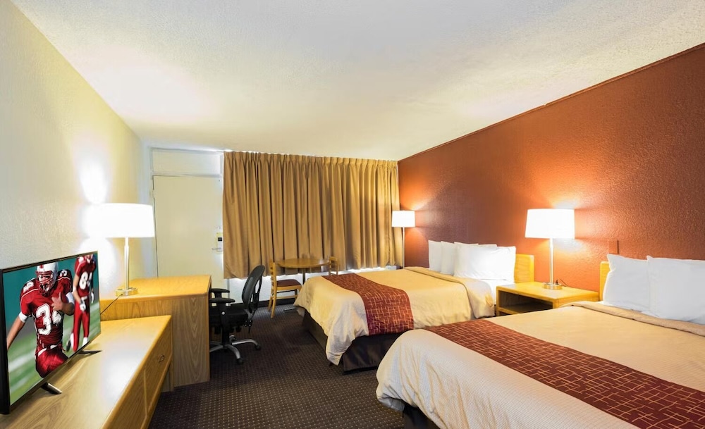 Days Inn by Wyndham Williamsport - photo 3