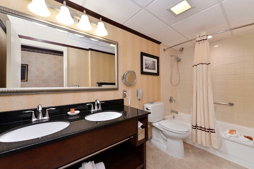 Madison Hotel - photo 21