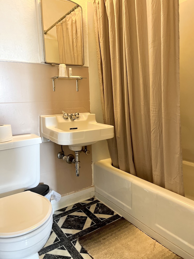 Hotel Eastin - photo 24