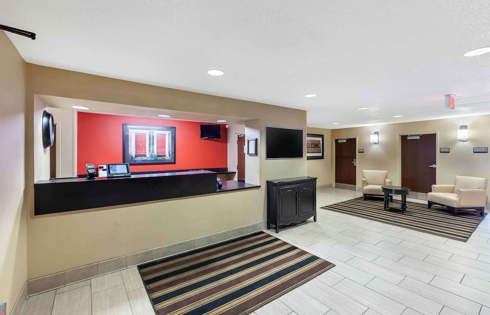 Extended Stay America Select Suites Milwaukee Wauwatosa - photo 2