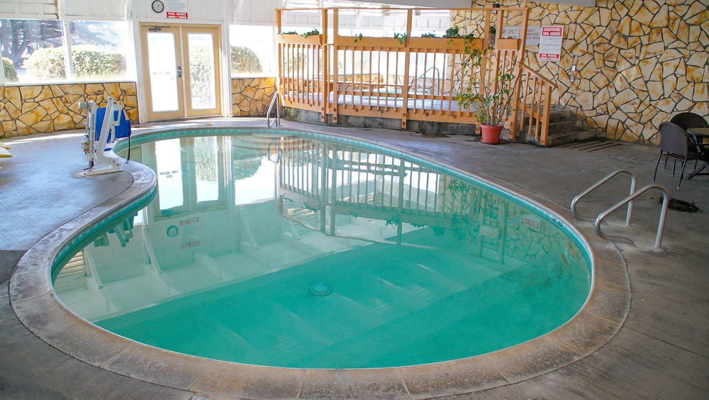 Silver Surf Motel - photo 81