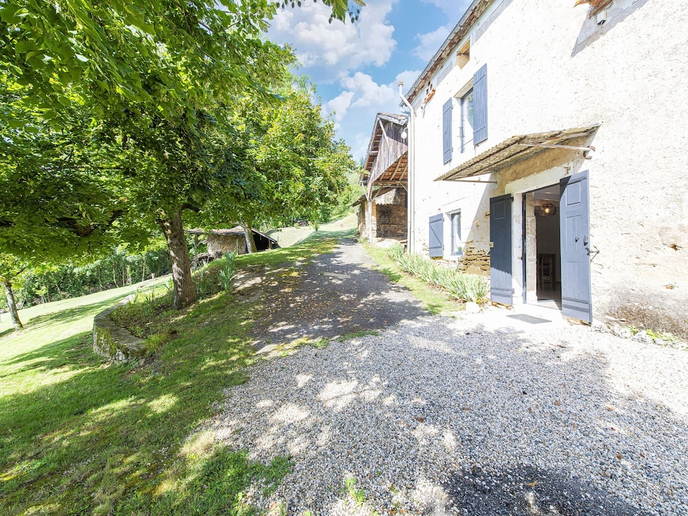 Holiday Home in Soturac With Private Pool — 4-Star Luxury Hotel in Puy-L'eveque, France
