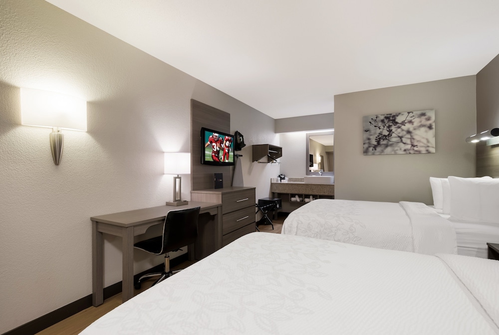 Red Roof Inn PLUS Chicago Naperville - photo 9