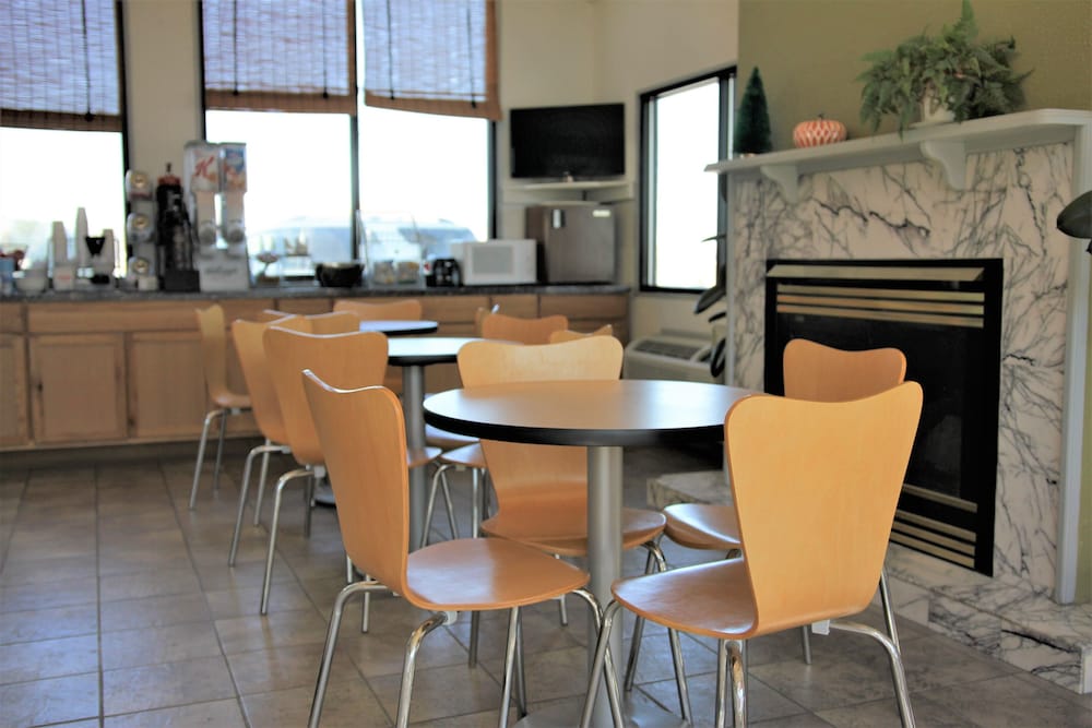 Super 8 by Wyndham Wells - photo 29