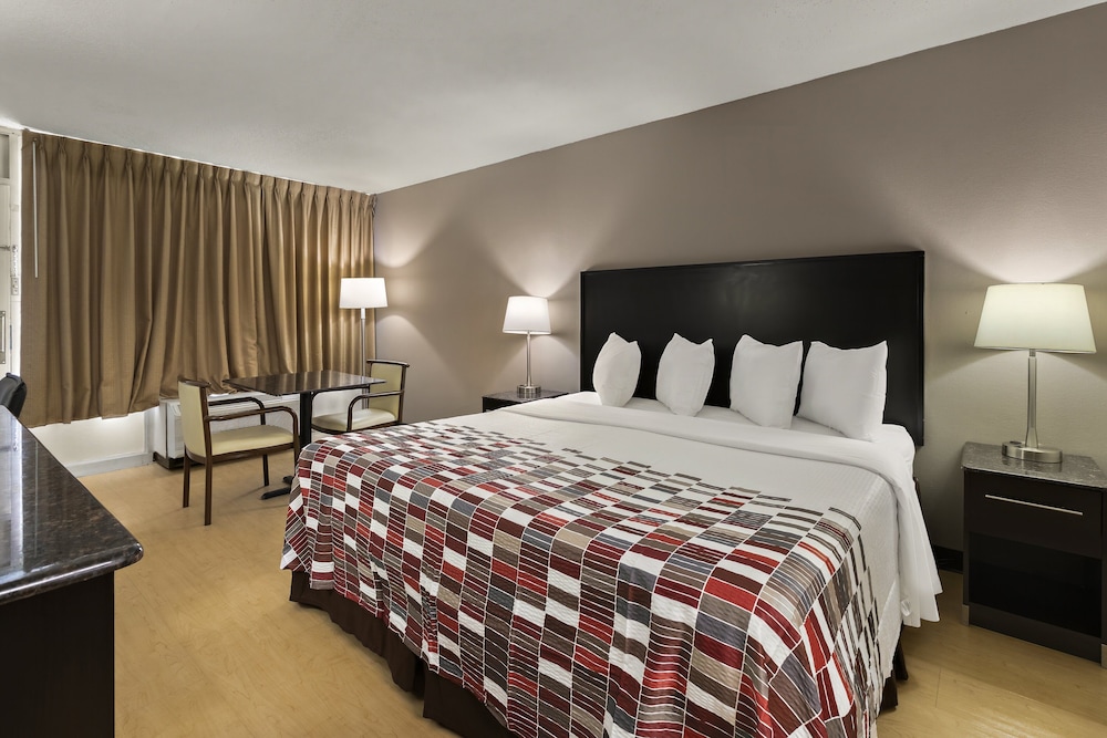 Red Roof Inn & Suites Cave City - photo 6