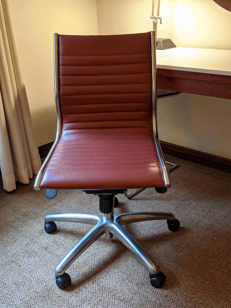 Four Points by Sheraton Boston Logan Airport Revere - photo 12
