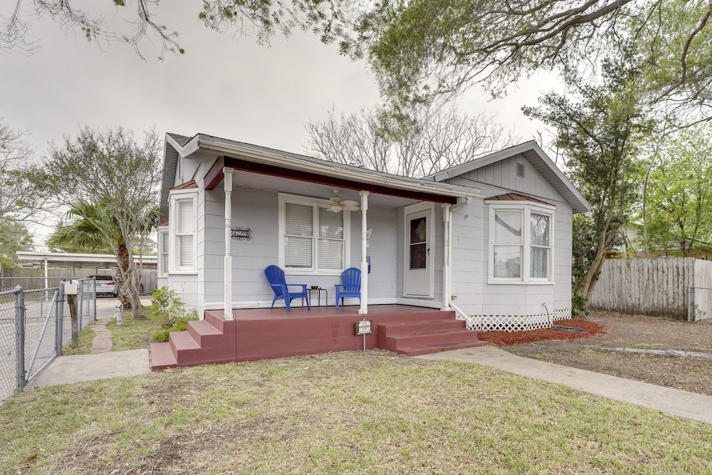 Vintage Corpus Christi Home 2 Blocks From Beach - photo 10