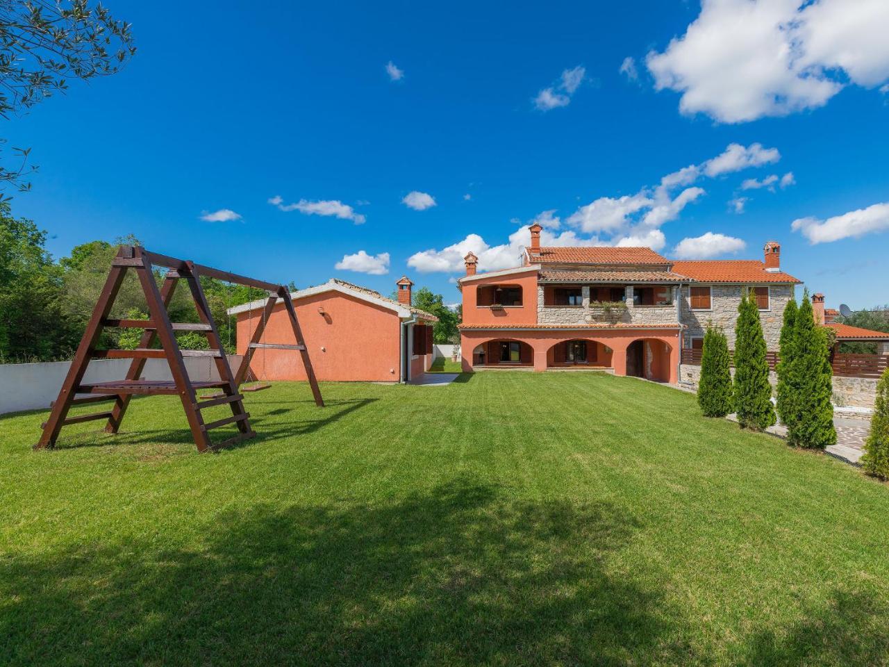 Holiday Home Villa Prisedi by Interhome — 4-Star Luxury Hotel in Marcana, Croatia
