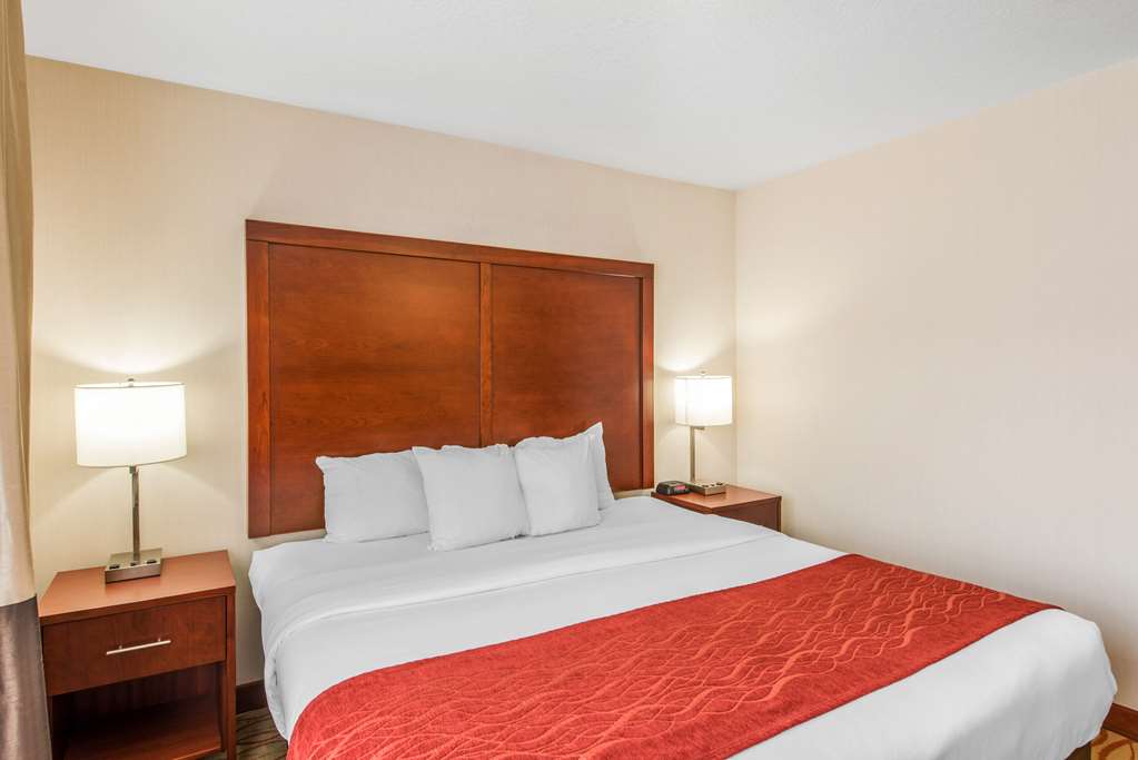 Comfort Inn Mount Shasta Area - photo 40