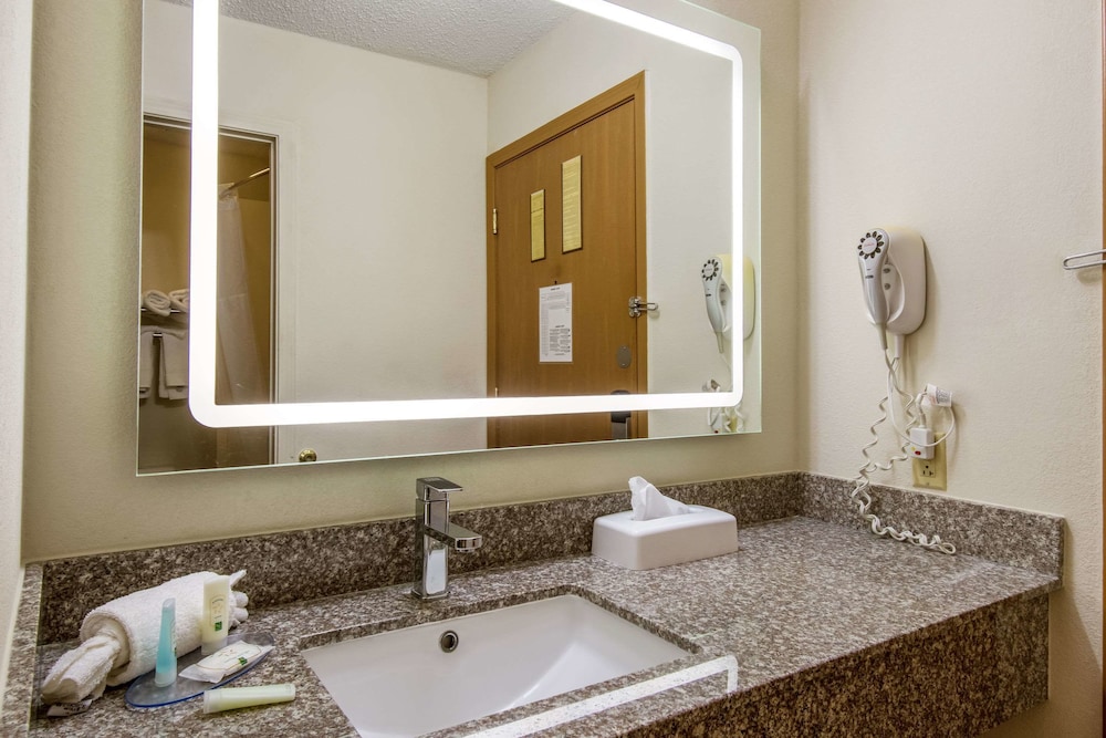 Quality Inn Bloomsburg - photo 29
