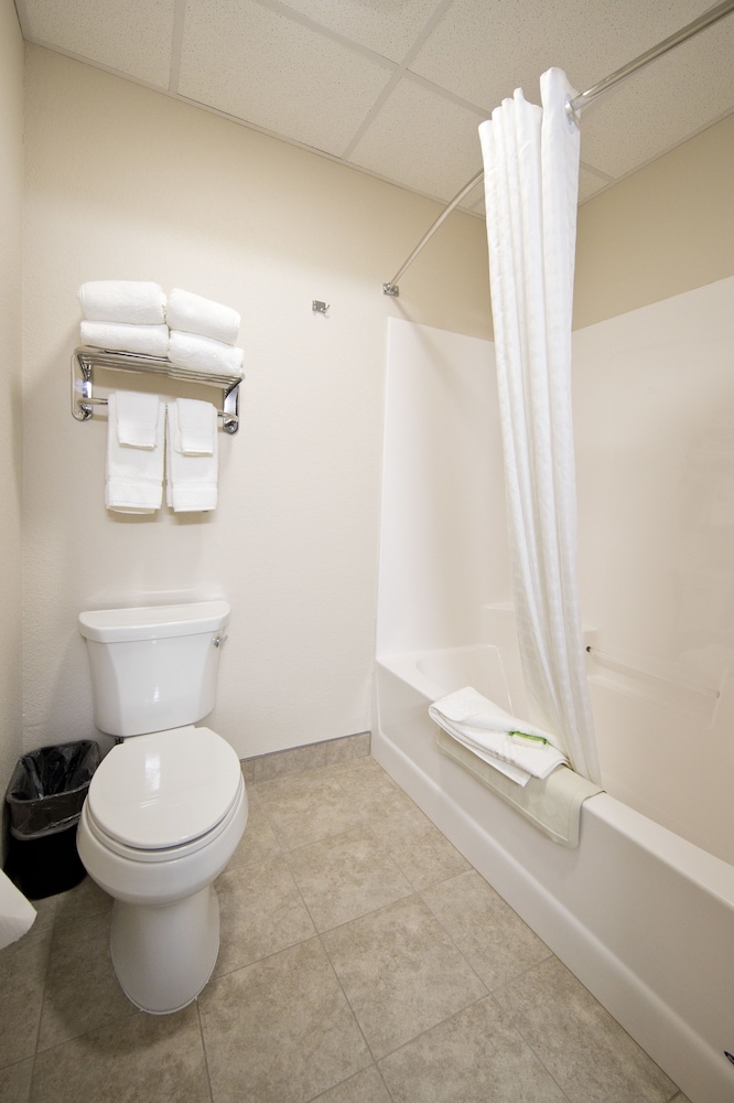 Cobblestone Inn & Suites Manchester - photo 29