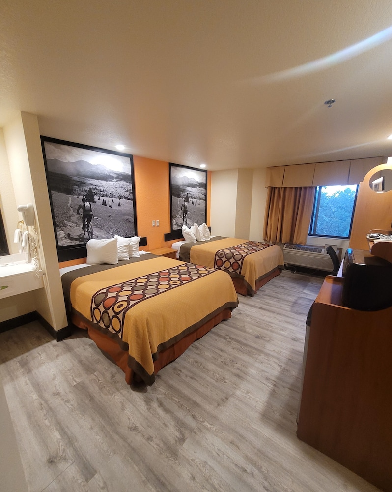 Super 8 by Wyndham Show Low - photo 12