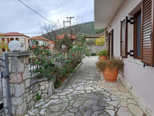 Kontolati's Mountain House — 4-Star Luxury Hotel in Delphi, Greece