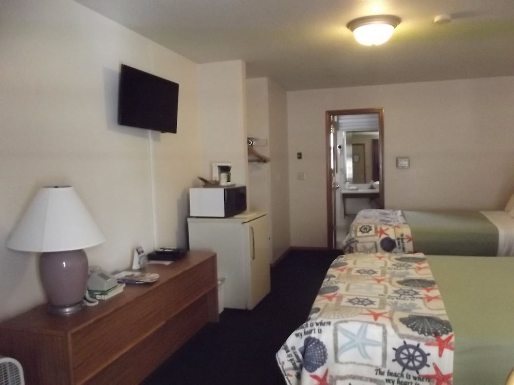 Hillcrest Inn - photo 8