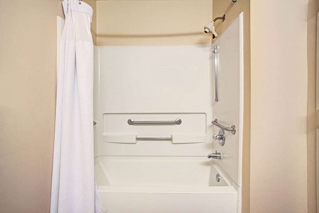 Microtel Inn by Wyndham Atlanta Airport - photo 10