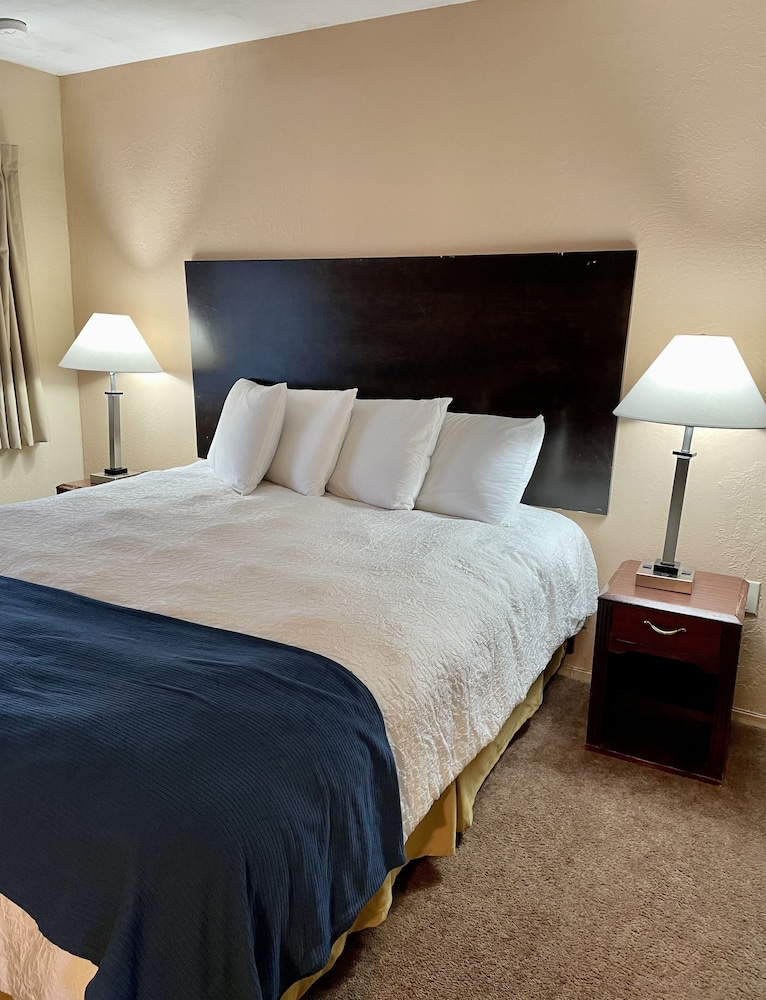 Red Bluff Inn - photo 13