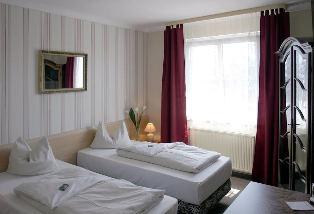 Bavaria Safari Hotel — Dachau