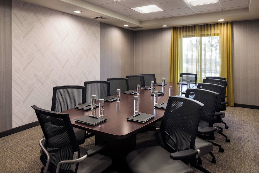 SpringHill Suites by Marriott Bakersfield - photo 21
