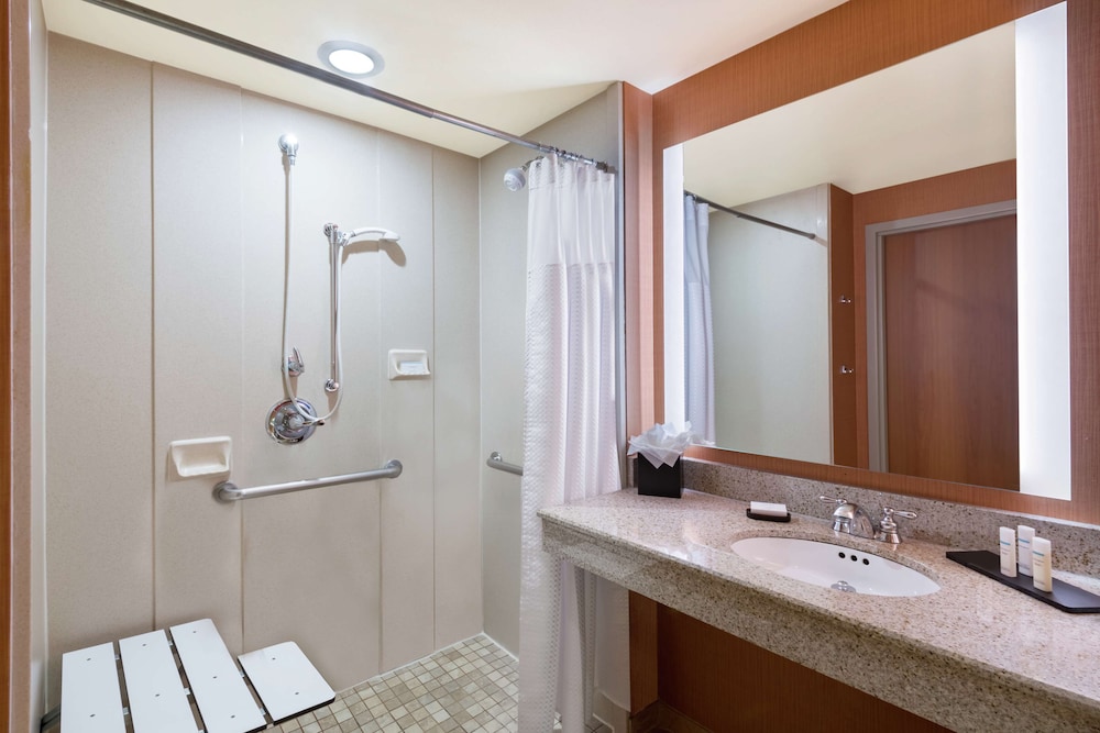 Embassy Suites by Hilton St. Louis St. Charles - photo 22