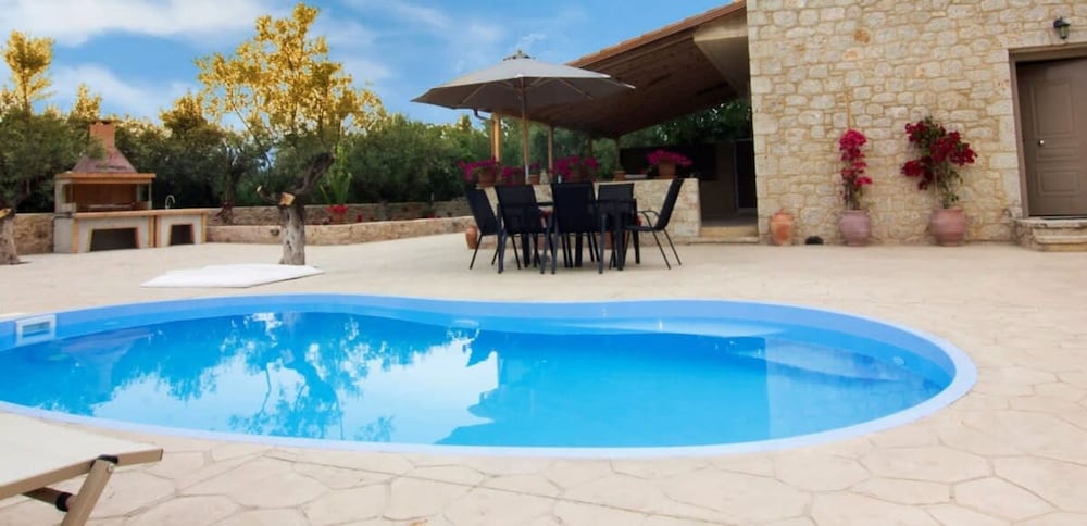 Selinitsa Stone Residence Private Poolside Retreat — 4-Star Luxury Hotel in Agios Nikolaos, Greece