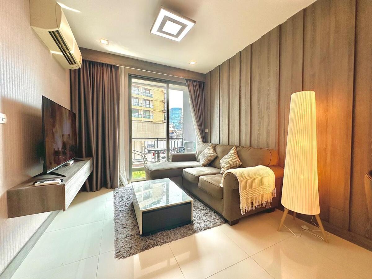 Bright & Spacious Apartment Asoke