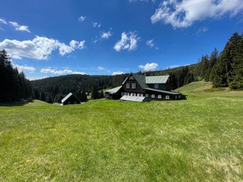 Bouda Vlkoš - carbon neutral hotel in Unknown City