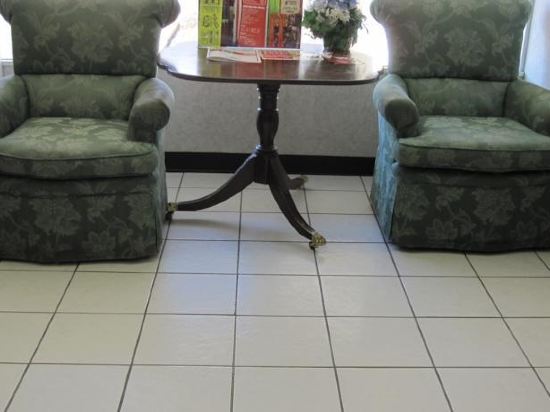 Regency Inn Of Naperville - photo 10