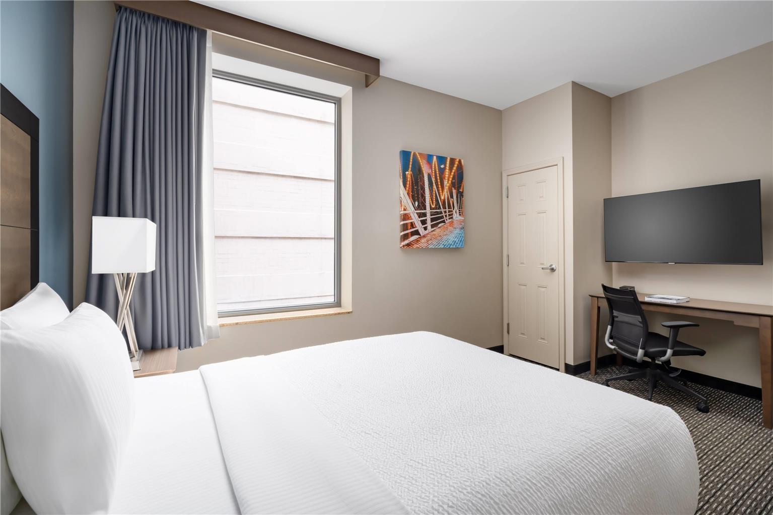 La Quinta Inn & Suites by Wyndham Chicago Downtown - photo 40