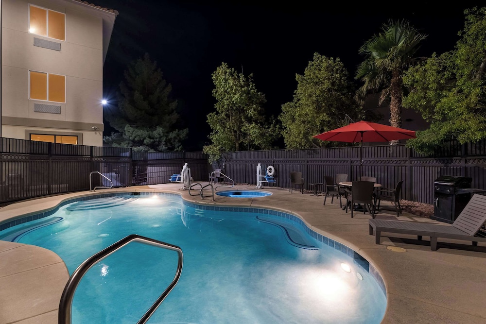 Comfort Inn & Suites Las Vegas Nellis - photo 24