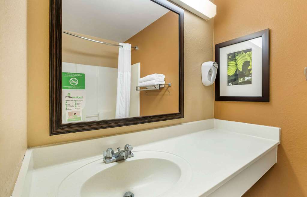 Extended Stay America Suites Minneapolis Maple Grove - photo 32