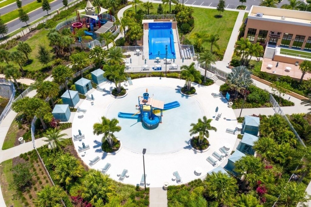 Luxury Town With Splash Pool In Solara Resort 4 Bedroom Townhouse by RedAwning - photo 21