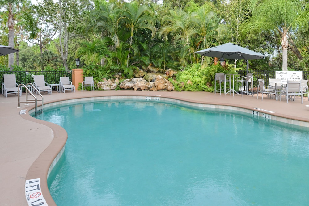 Holiday Inn Express & Suites Naples North Bonita Springs by IHG - photo 26