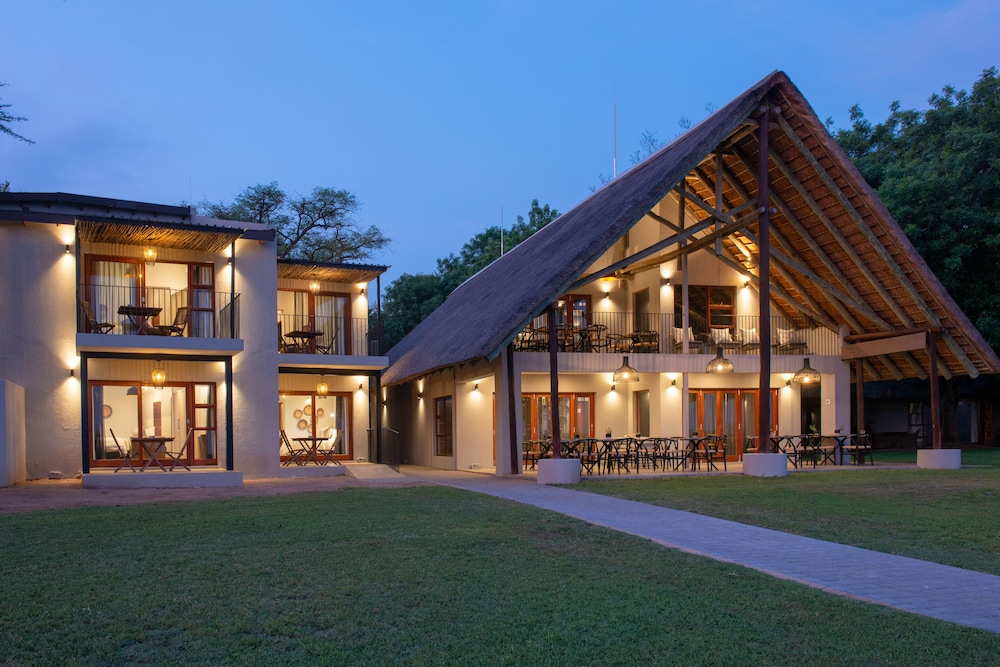 Buckler's Africa Lodge Kruger Park — 5-Star Luxury Hotel in Komatipoort, South Africa