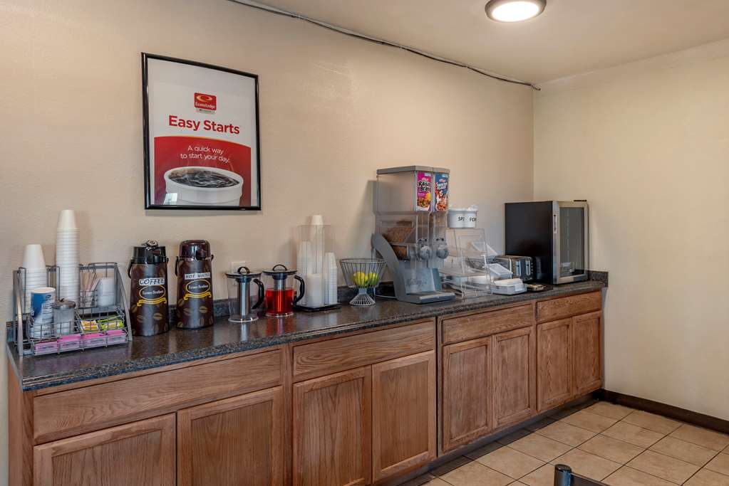 Econo Lodge La Junta - photo 18