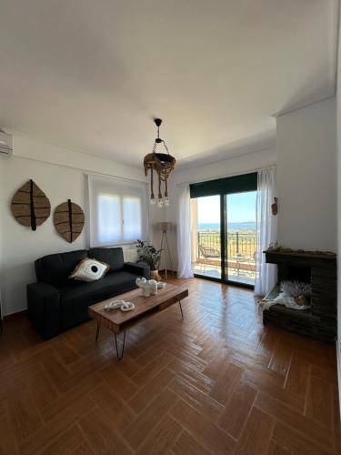 Bella Vista — 4-Star Luxury Hotel in Karystos, Greece